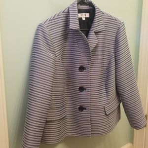 Fully lined blazer- 16W Jones Studio
